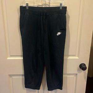 Women’s Nike Classic Capri Jogger Pants